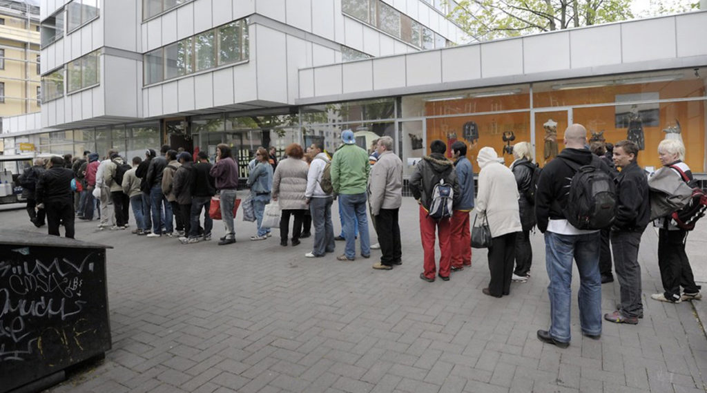 Soome heaoluühiskond mureneb, kümned tuhanded seisavad leivasabas