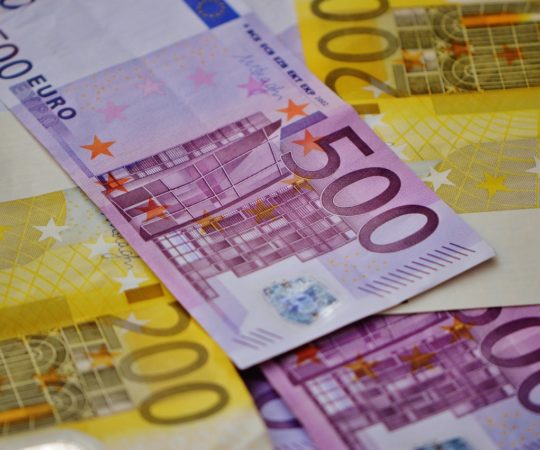 Hea teada: kui laps saab Soomes vanematelt kingiks raha, kas ta peab selle pealt maksu maksma?