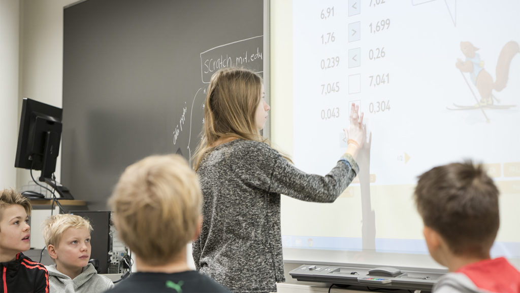 Espoos keelati õpetajatele tehtavad kingitused