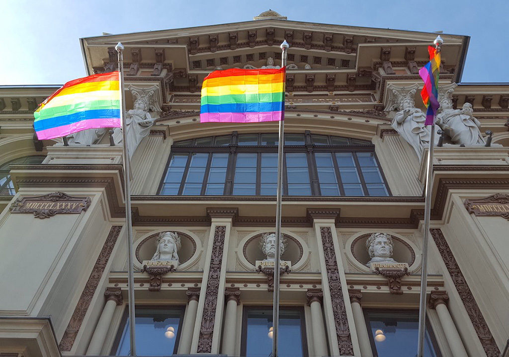 Alanud pride-nädalal Helsingis väljas vikerkaarelipud