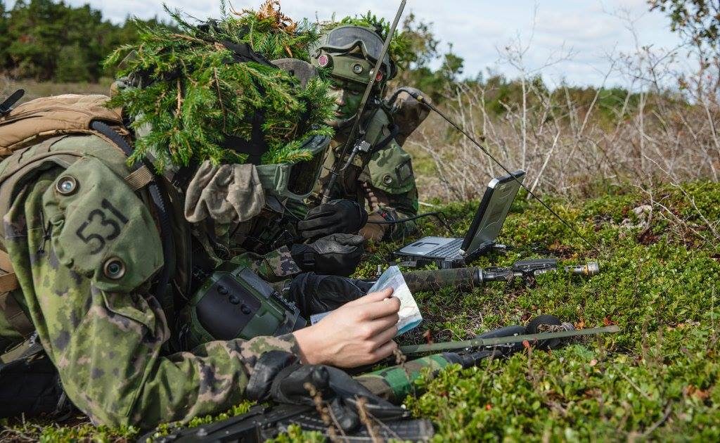 Soome ajateenistuses on üha enam omavahel miilustavaid paare, aga väeosa territooriumil on õrnutsemised keelatud