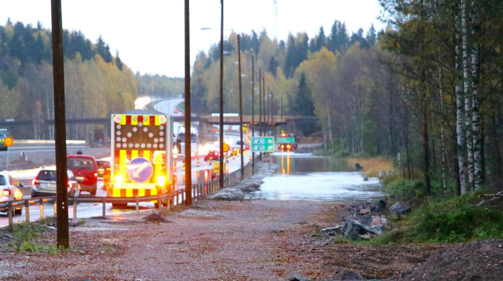 Soomes uputab: vesi tungis juba Helsingisse suunduvale maanteele