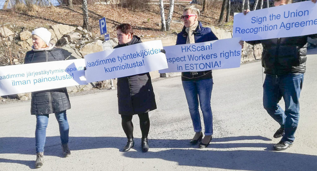 Rakvere streikijad on täna Turus HKScani peakontori ees