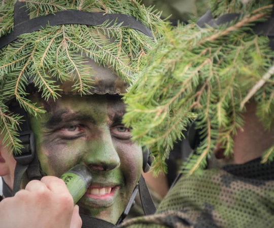 Droonisõja mõju: Soome ajateenijad on loobunud telkidest, magatakse üksi metsas