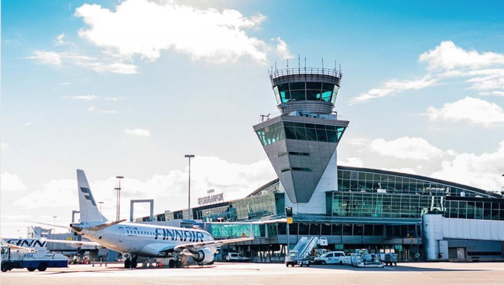 Finnair: Helsingi lennujaamas on tehniline viga, järjekorrad pikad, pagas võib maha jääda