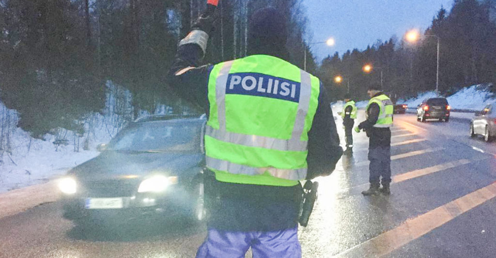 Ettevaatust: Soome pikkujoulu ajal tõhustatud politseikontroll teedel