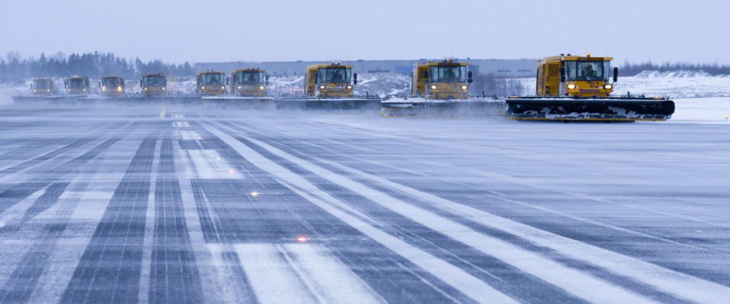 Soome lennuliikluses oodata lumesaju tõttu pühapäeval hilinemisi