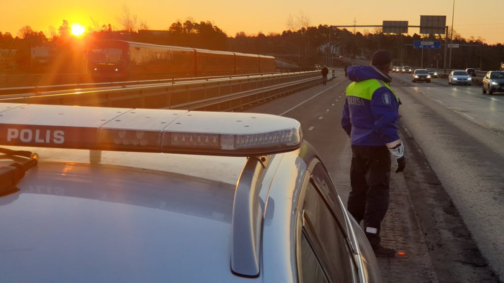 TÄHELEPANU: Politsei mõõdab täna Soomes päev läbi autode kiirust