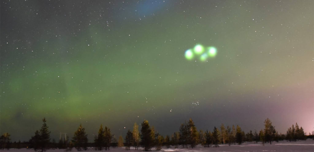 Soome taevas olid läinud öösel imelikud liikuvad pallid – kas need olid UFO-d?