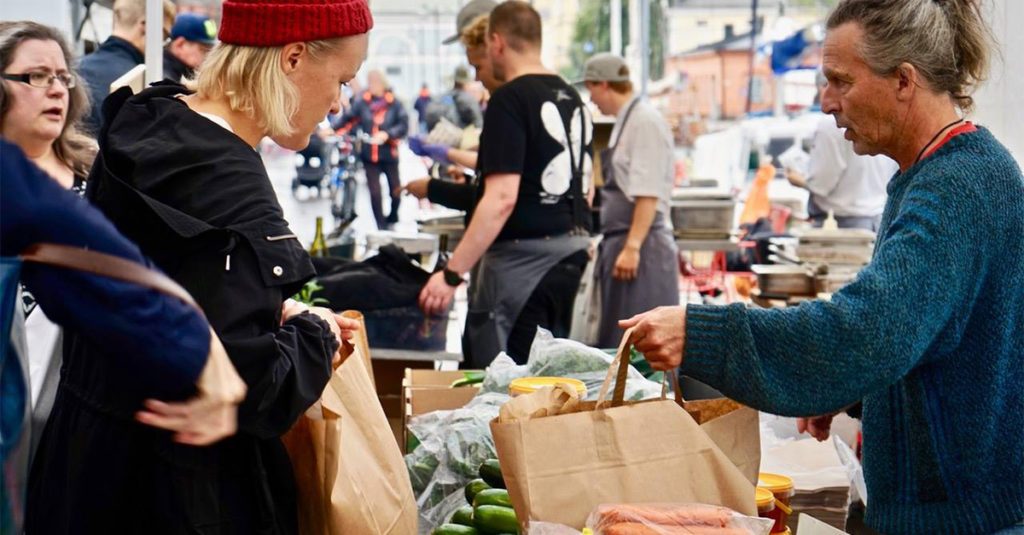 Helsingis on pühapäeval suur taluturg