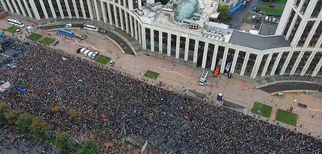 PILDID JA VIDEO: Moskvas oli täna hiiglaslik meeleavaldus, väljas oli ligi 50 000 inimest