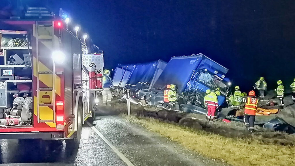 Soomes raske avarii, kokku põrkasid autorong ja traktor, on vigastatuid