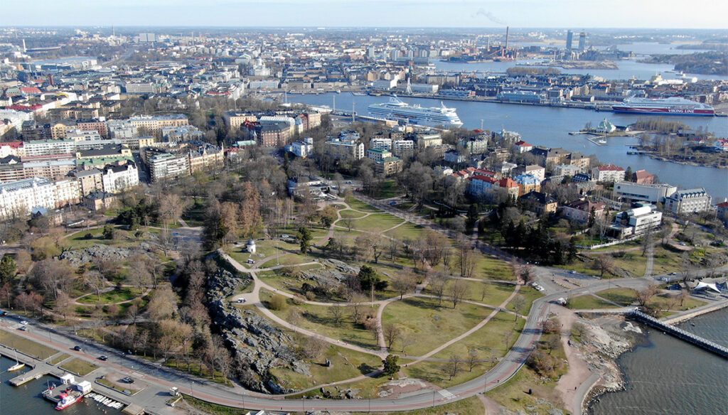 Ajalooline hetk: Helsingi Kaivopuisto park 1. mail täiesti tühi