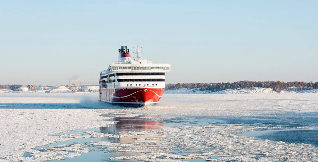 Soome reisilaeval oli õnnetus – reisija viidi kopteriga haiglasse