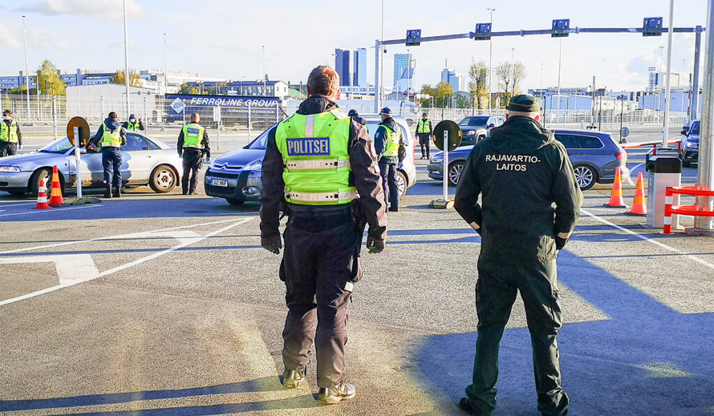 Politsei pidas Tallinna sadamas kinni kaks iraaklast, kes tahtsid kolmandat Soome smugeldada