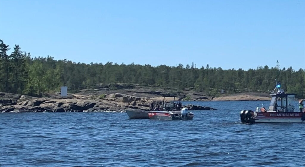 Soomes põrkasid kokku kaks paati, üks inimene hukkus