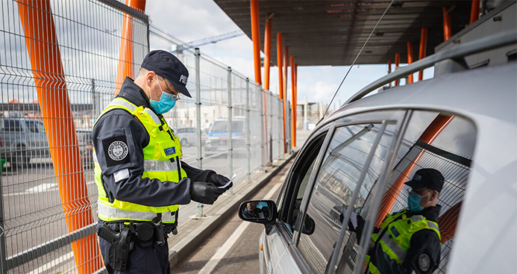 Tallinnas peeti kinni Soome elamisloaga Iraagi kodanik, kes tahtis oma kaasmaalast auto pagasiruumis üle piiri smugeldada