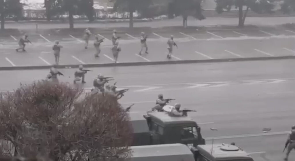 KUUM: Kasahstani liikus suur hulk sõjatehnikat, algas julm arveteõiendamine ülestõusnutega, palju hukkunuid