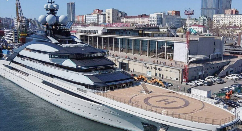 VIDEO: Vladivostokki saabus Vene oligarhi luksusjaht Nord