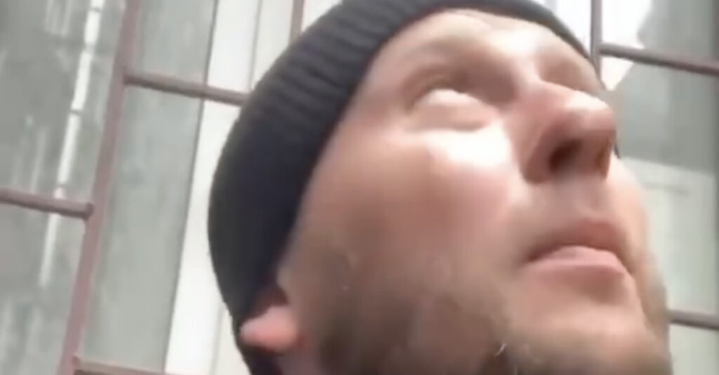 VIDEO: mürsk lendab hoonesse video salvestamise ajal