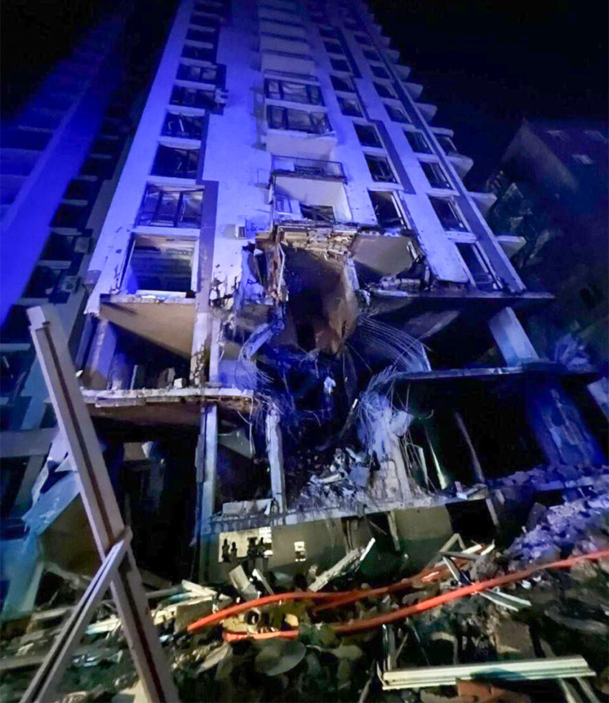 Kiievis sai raketitabamuse elumaja, 10 inimest said vigastada