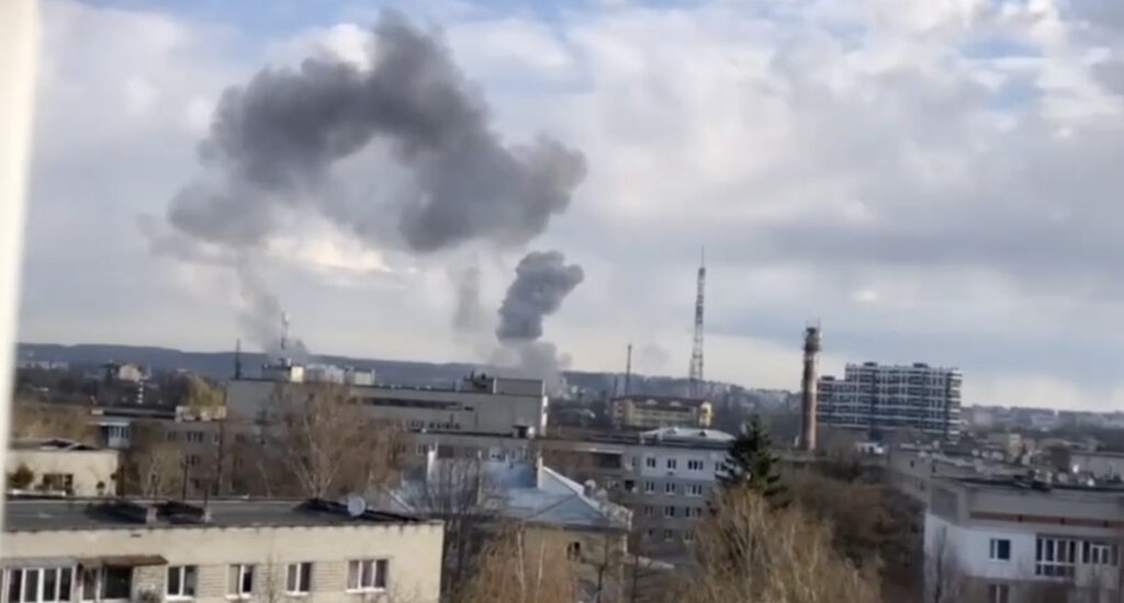 VIDEO: Ukrainas algas Lvivi pommitamine