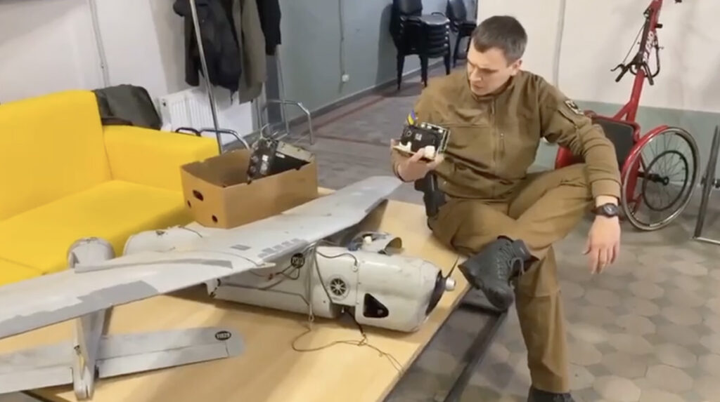 VIDEO: Ukrainas võeti lahti Vene droon Orlan-10 – see on nagu rubriigist „Teeme ise”