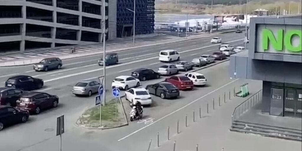 Midagi on toimumas: Ukrainas taas pikad tanklasabad