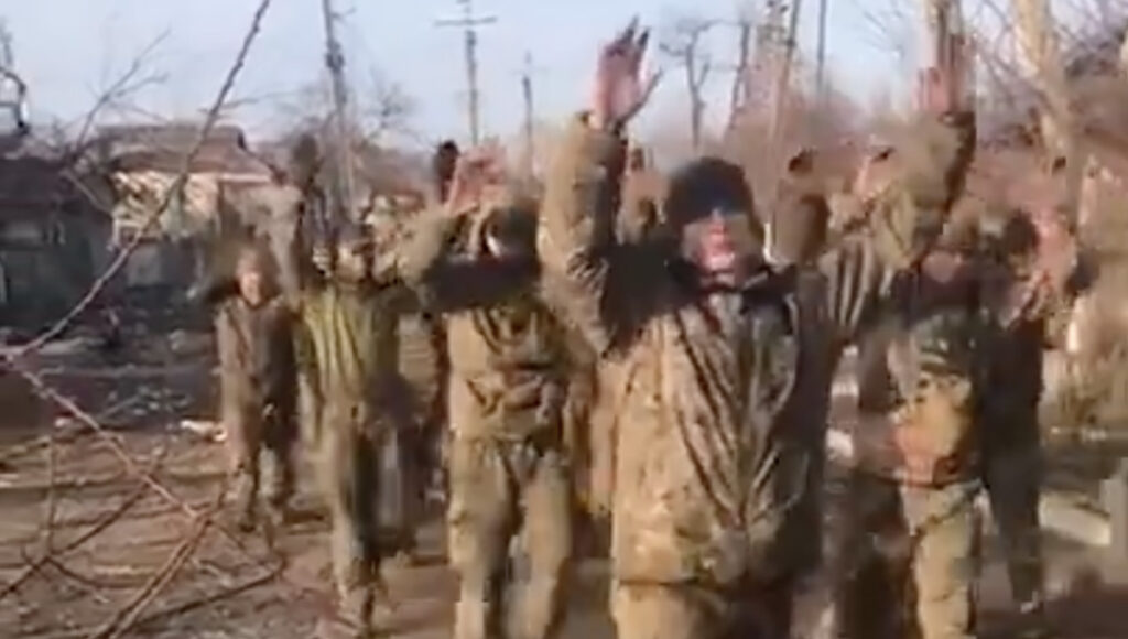 VIDEO: Mariupolis langes Vene vägede kätte vangi suur hulk Ukraina võitlejaid