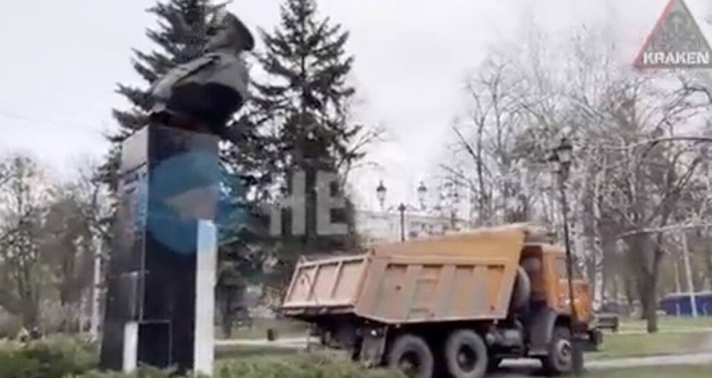 VIDEO: Ukrainas eemaldati marssal Žukovi monument