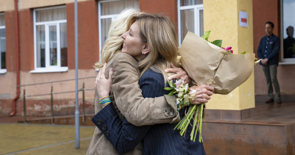 VIDEO: USA presidendi abikaasa tegi ootamatu välkvisiidi Ukrainasse