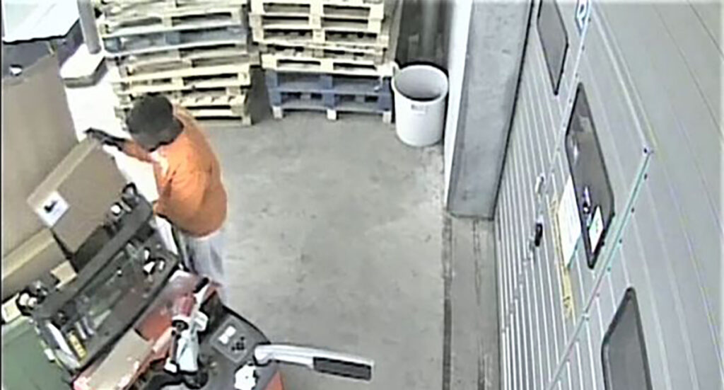 Soome postifirma laotöötaja jäi vahele ulatuslike vargustega, mis toimusid päise päeva ajal