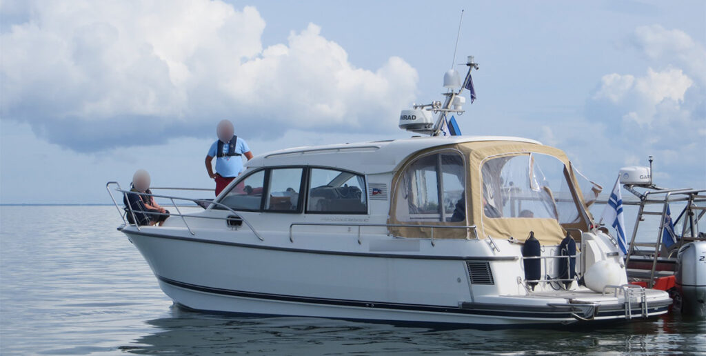 Eesti vabatahtlikud tõid kaldale soomlaste põlenud kaatri