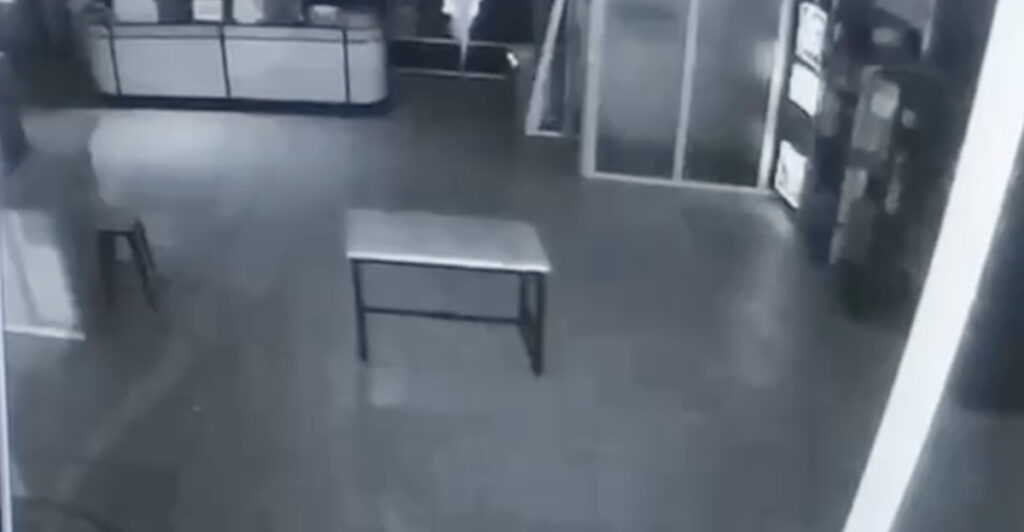 VIDEO: Ukrainas tabas öösel rünnak kaubanduskeskust