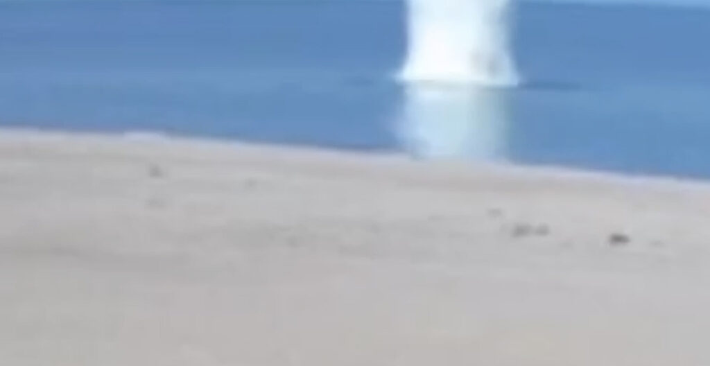 VIDEO: inimene läks Ukrainas merre ujuma, aga sattus miini otsa ja lendas õhku (NB! Nõrganärvilistele mittesoovitav)