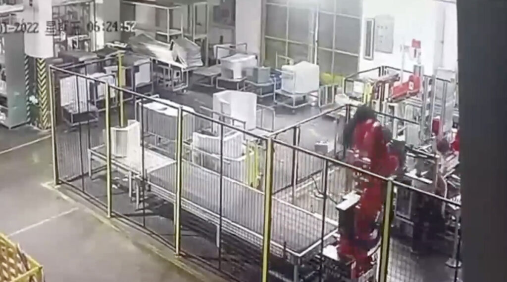 VIDEO: Hiinas algas masinate mäss (NB! Nõrganärvilistele mittesoovitav)