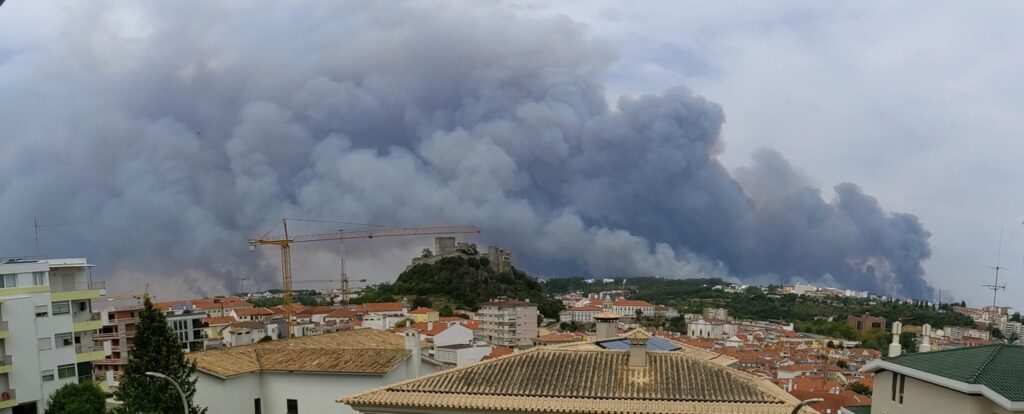 VIDEO ja PILDID: Portugalis suur kuumus, möllavad metsatulekahjud