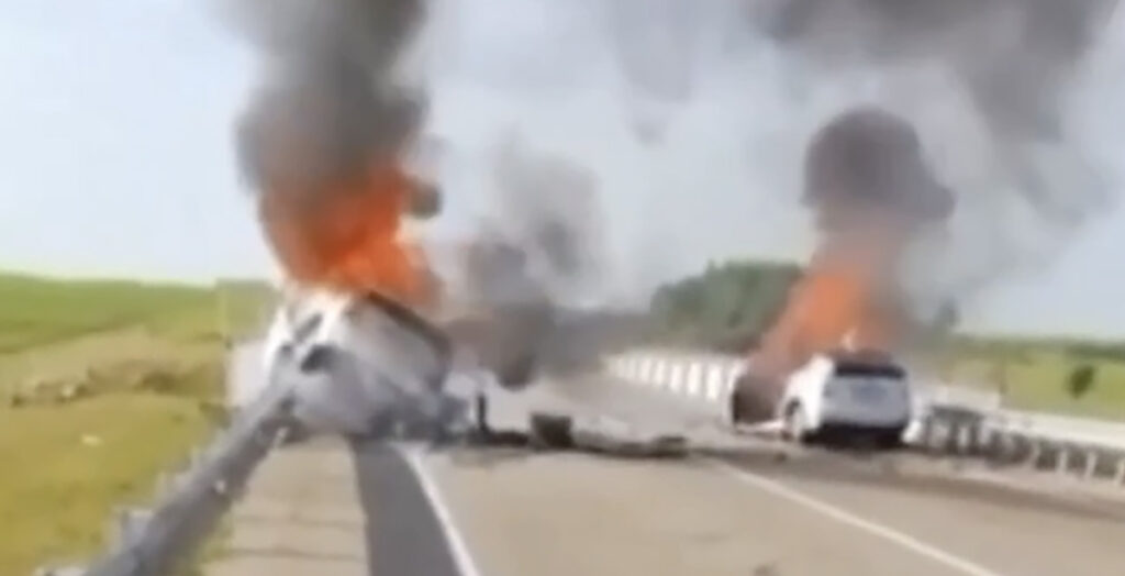 VIDEO: Venemaal põrkasid kokku kaks Toyota Prius’t, neli inimest said surma