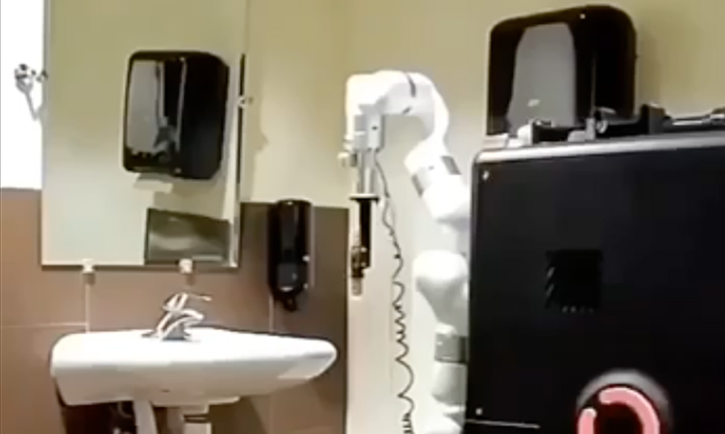 VIDEO: Hiinas töötati välja robot, mis teeb ruumid ideaalselt puhtaks