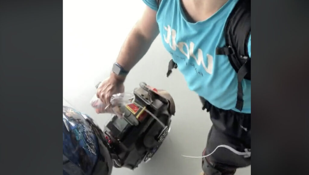 Helsingis elav Eestist pärit Timur kavatseb ette võtta 450 km teekonna elektrilisel üherattalisel sõidukil