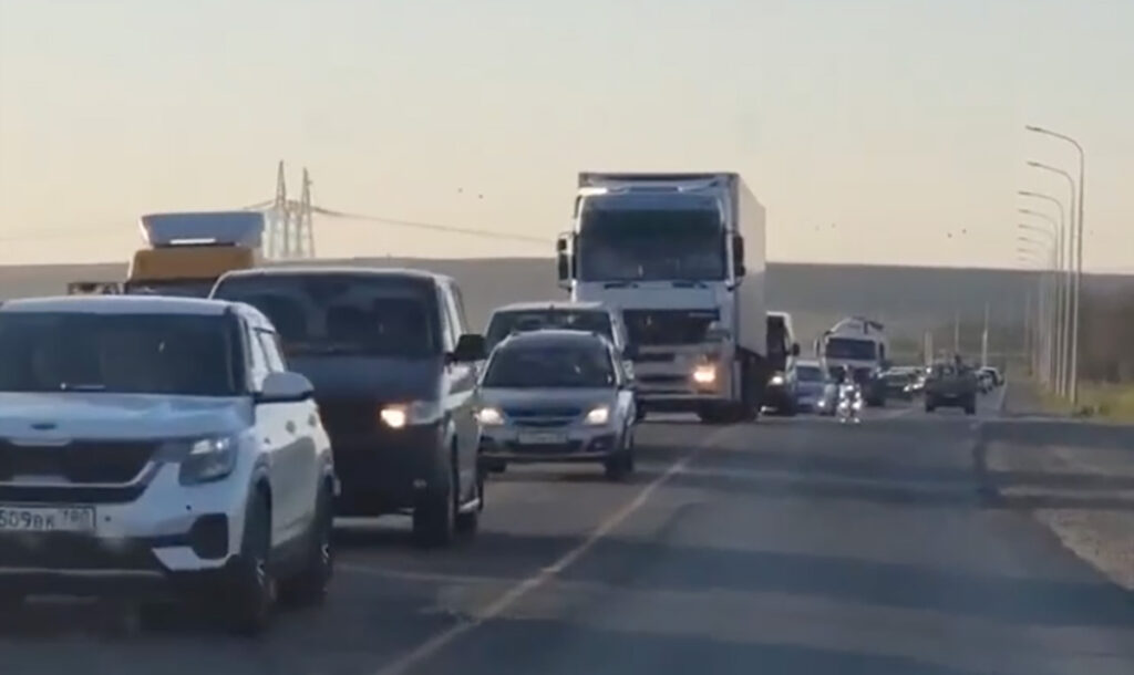 VIDEO: Krimmis kõrge terrorioht kuni 24. augustini, inimesed põgenevad