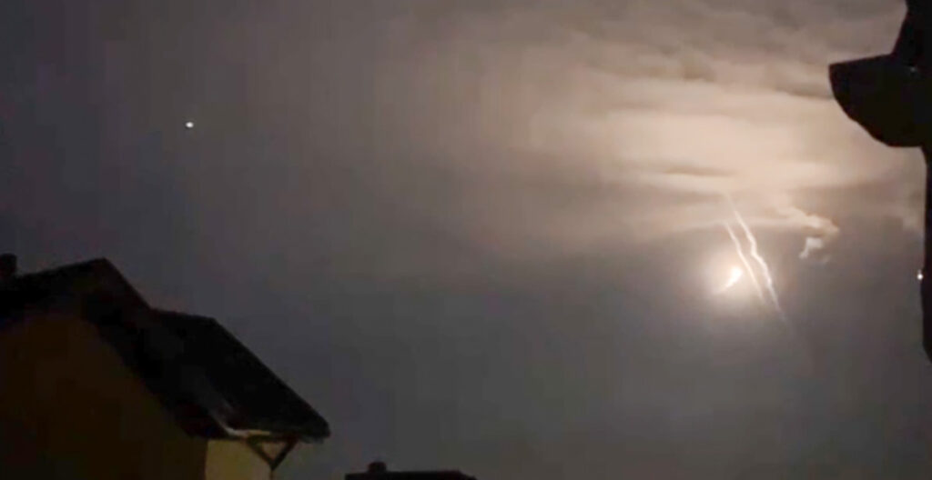 VIDEO: Venemaa tulistas Ukraina positsioone rakettidega Iskander-M