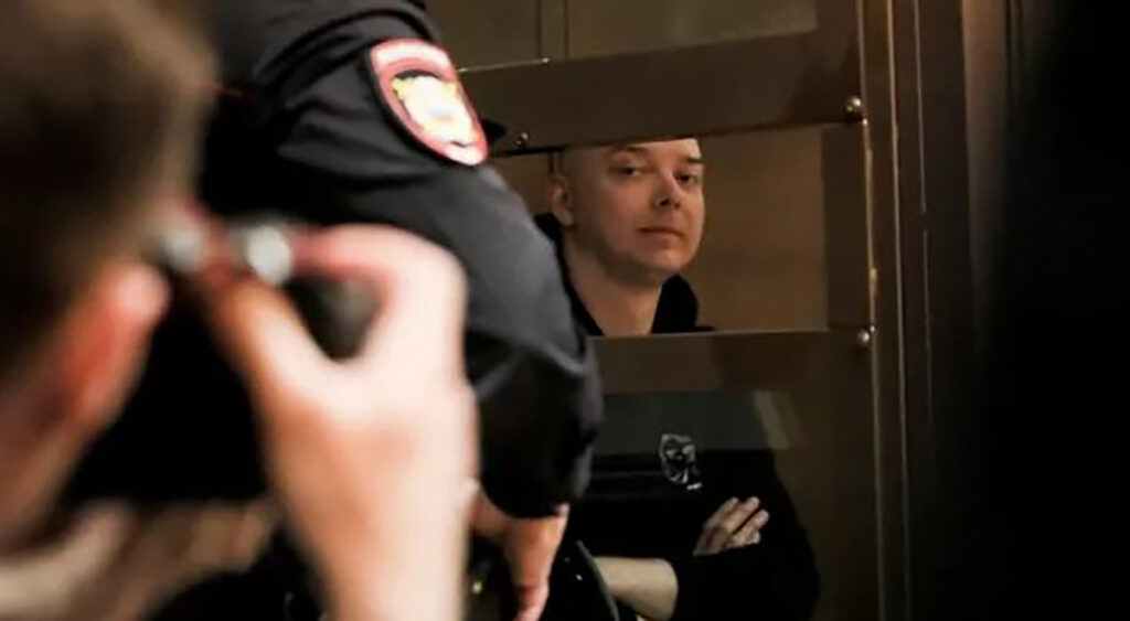 Uus tase: Venemaal pandi ajakirjanik kirjutiste eest 22 aastaks vangi