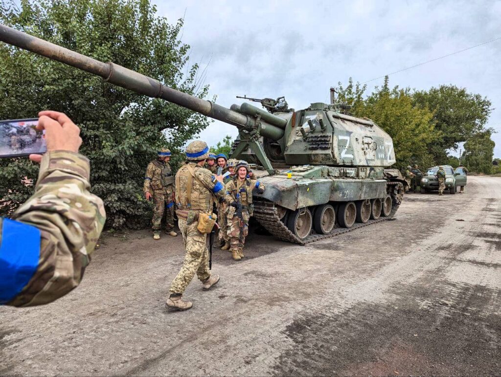 PILDID: Vene vägede poolt maha jäetud sõjatehnika – Ukraina sai korraliku sõjasaagi
