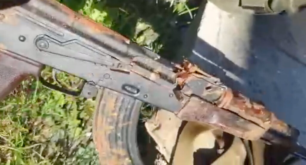 VIDEO: Vene mobiliseeritutele jagati välja roostetanud Kalašnikovid