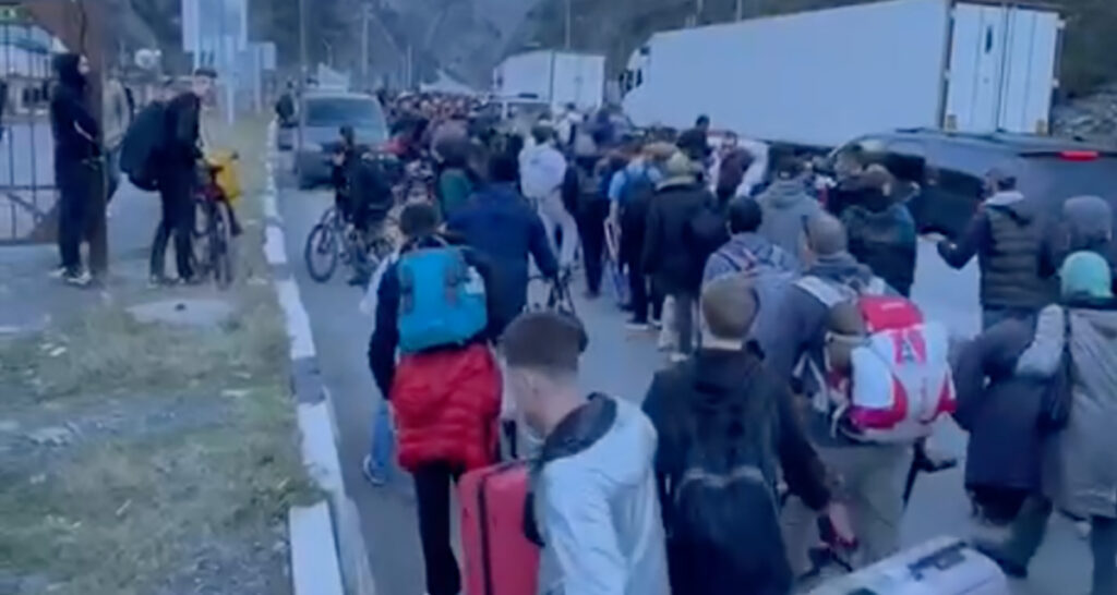 VIDEO: Vene meestel lubati Gruusia piiri ületada jalgsi