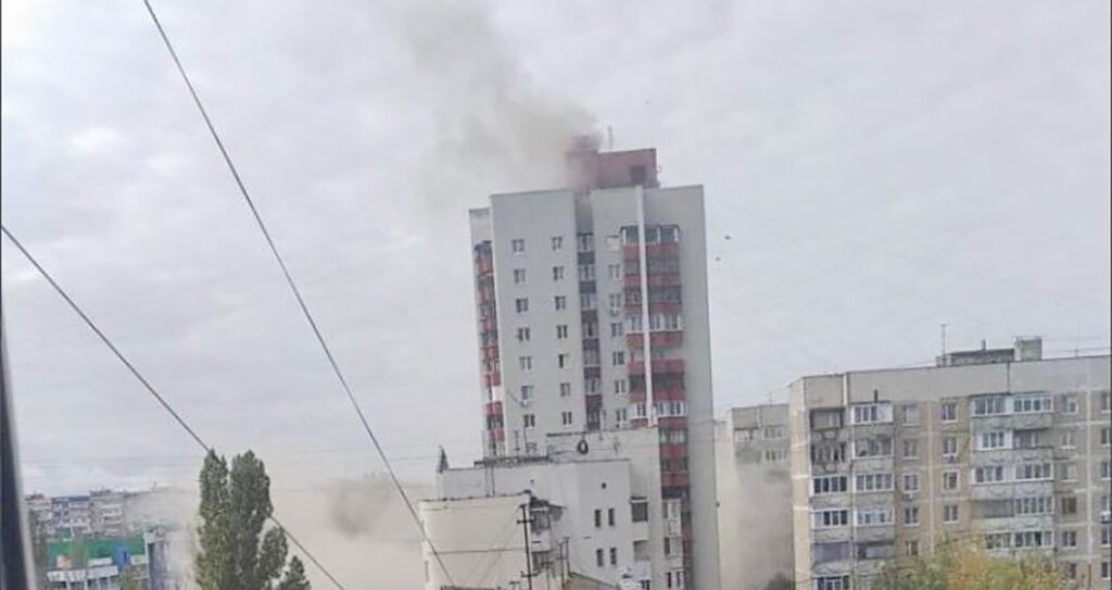 VIDEO: Venemaal kukkus maja otsa osa raketist