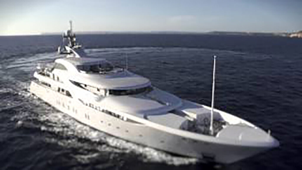 Putini superjahti nähti Saaremaal – see on vahetanud nime