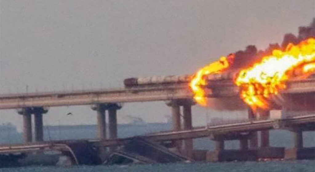 Ukraina julgeolekunõukogu peasekretär vihjas, et Krimmi silla õhkulaskmine oli sünnipäevakink Putinile