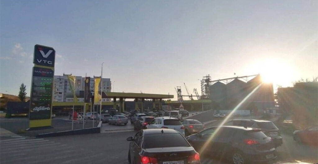 VIDEO: paanika Krimmis, poodides ja tanklates tekkisid pikad järjekorrad